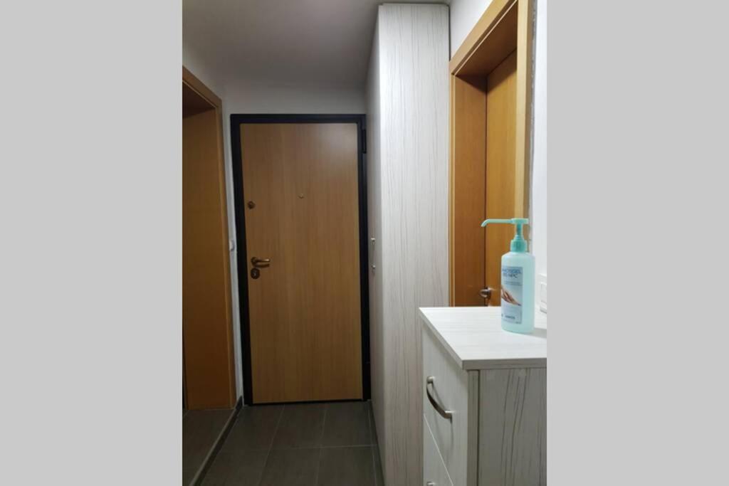 Apartman Sa Garazom I Internetom SJJ Exterior foto