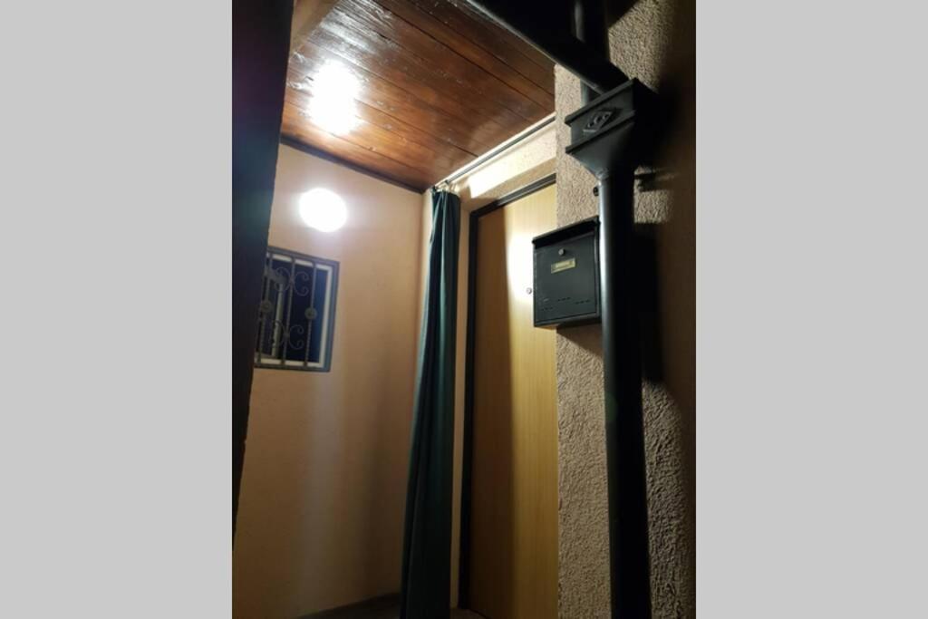 Apartman Sa Garazom I Internetom SJJ Exterior foto